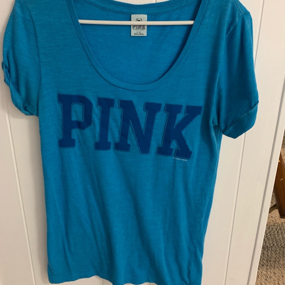 Love pink swoop neck tee shirt size large